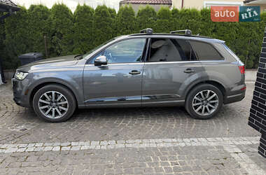 Позашляховик / Кросовер Audi Q7 2019 в 