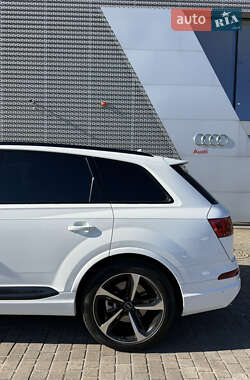Внедорожник / Кроссовер Audi Q7 2017 в Львове
