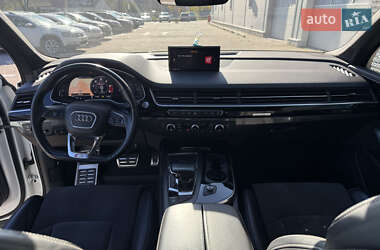 Позашляховик / Кросовер Audi Q7 2017 в  фото 15 Позашляховик / Кросовер Audi Q7 2017 в