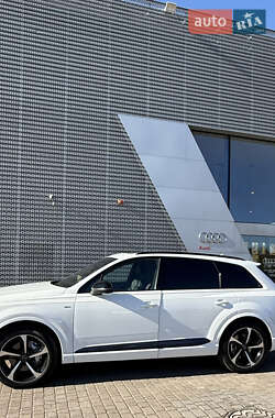 Внедорожник / Кроссовер Audi Q7 2017 в Львове