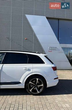 Внедорожник / Кроссовер Audi Q7 2017 в Львове