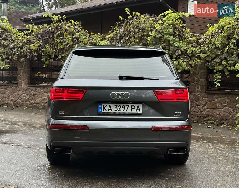 Позашляховик / Кросовер Audi Q7 2018 в Києві