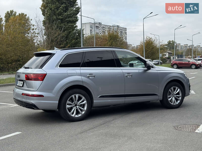 Позашляховик / Кросовер Audi Q7 2018 в Києві