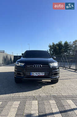 Внедорожник / Кроссовер Audi Q7 2017 в 