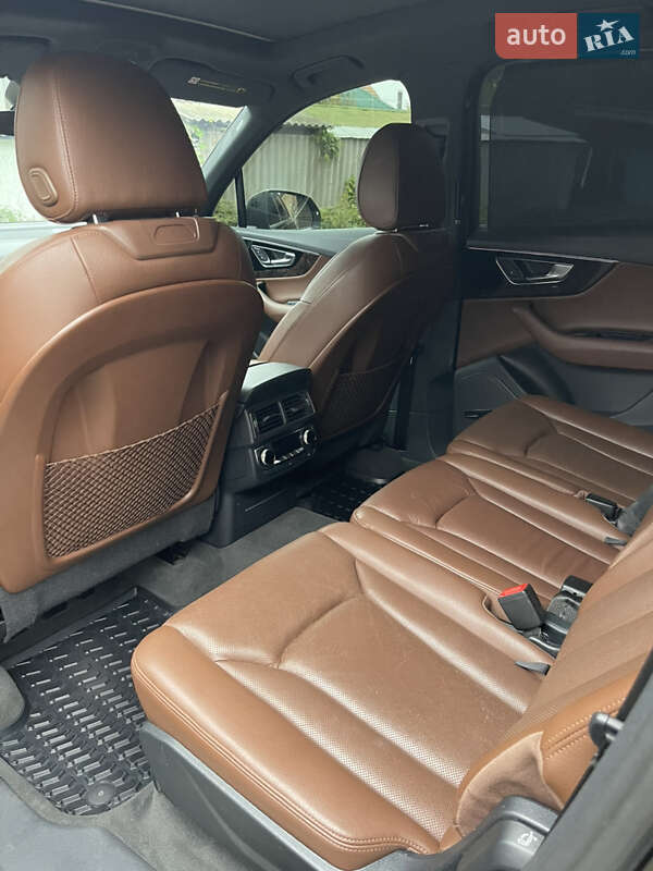 Внедорожник / Кроссовер Audi Q7 2016 в Киеве