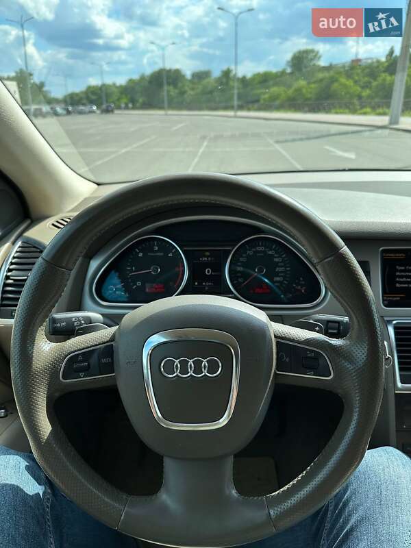 Внедорожник / Кроссовер Audi Q7 2011 в Киеве