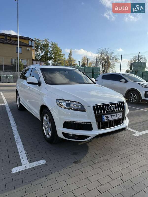 Внедорожник / Кроссовер Audi Q7 2012 в Первомайске