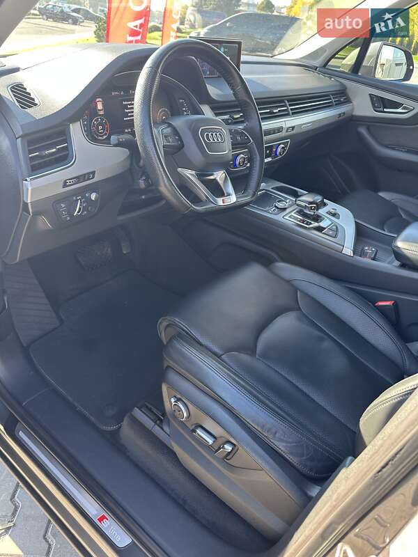 Внедорожник / Кроссовер Audi Q7 2017 в Днепре