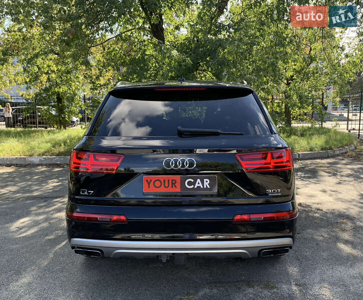 Внедорожник / Кроссовер Audi Q7 2016 в Киеве