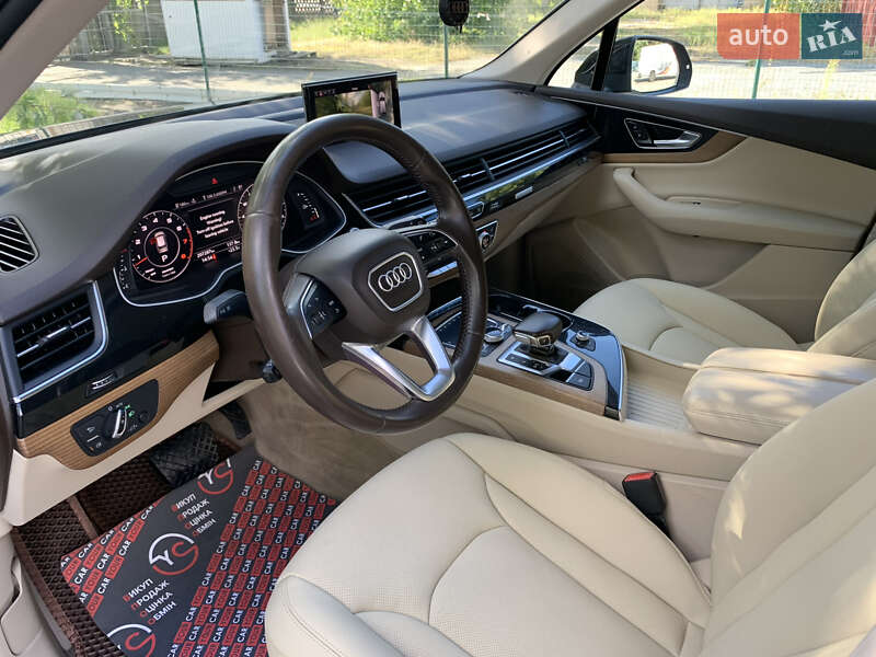 Внедорожник / Кроссовер Audi Q7 2016 в Киеве