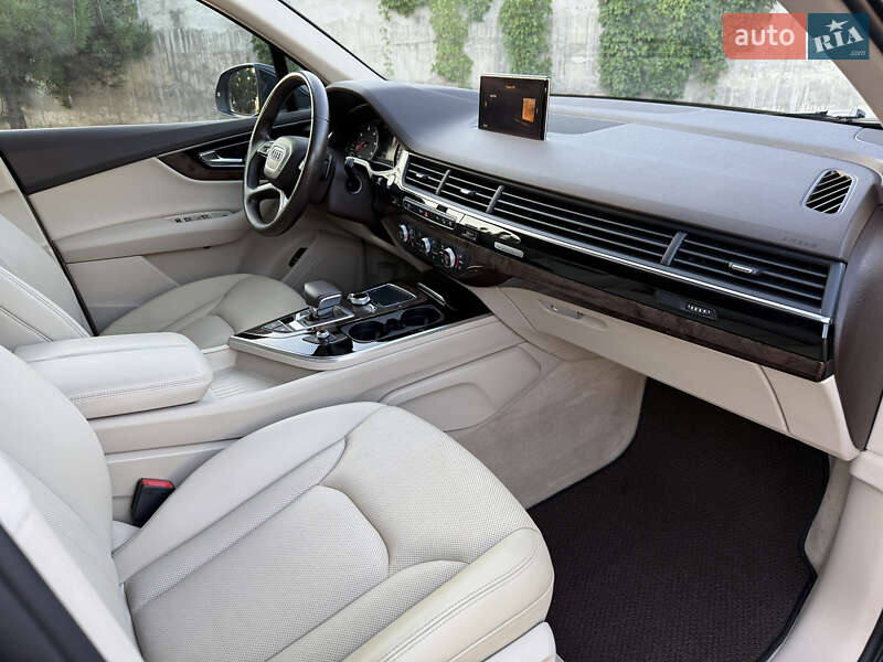 Позашляховик / Кросовер Audi Q7 2015 в Рівному фото 35 Позашляховик / Кросовер Audi Q7 2015 в Рівному