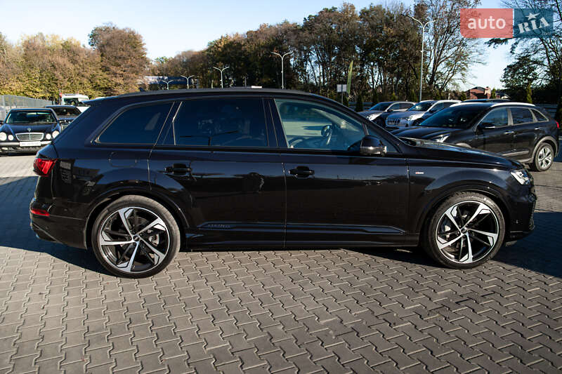 Позашляховик / Кросовер Audi Q7 2020 в Львові