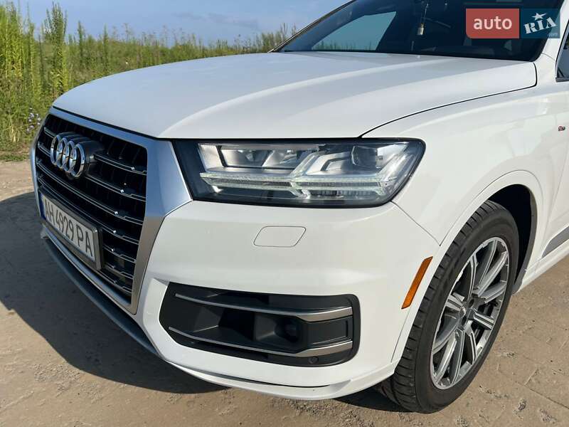 Внедорожник / Кроссовер Audi Q7 2018 в Киеве