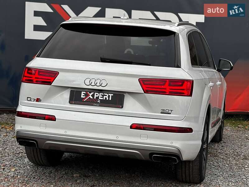 Внедорожник / Кроссовер Audi Q7 2016 в Киеве