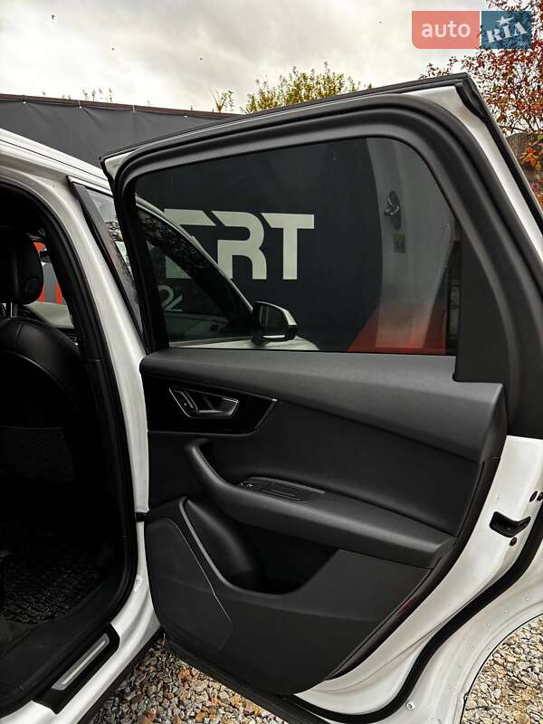 Внедорожник / Кроссовер Audi Q7 2016 в Киеве