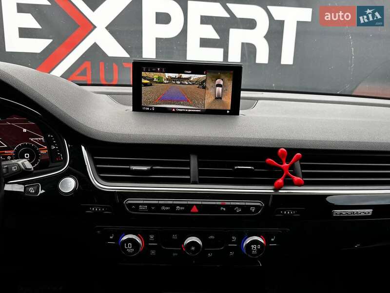 Внедорожник / Кроссовер Audi Q7 2016 в Киеве