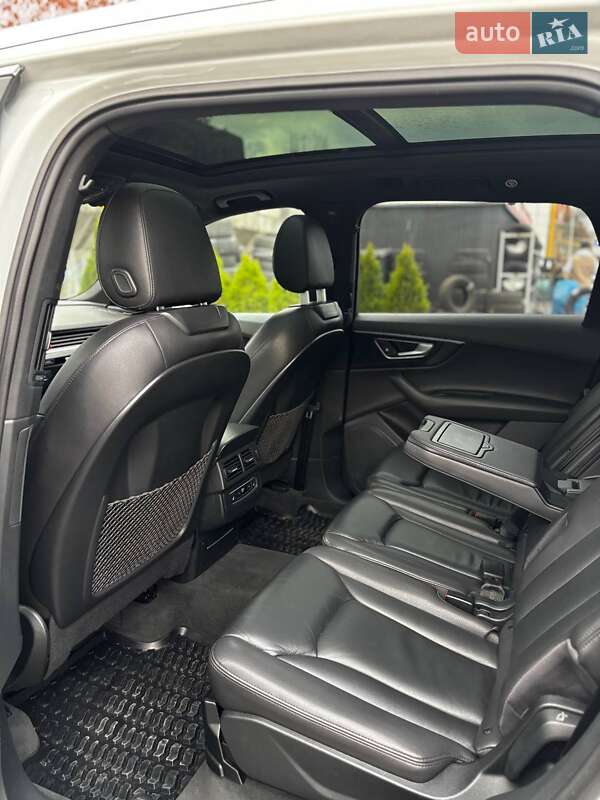 Внедорожник / Кроссовер Audi Q7 2016 в Киеве