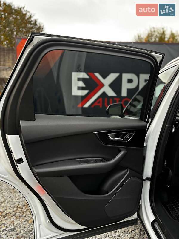 Внедорожник / Кроссовер Audi Q7 2016 в Киеве