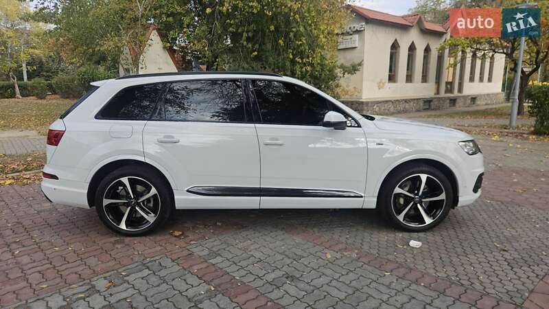 Внедорожник / Кроссовер Audi Q7 2018 в Запорожье фото 6 Внедорожник / Кроссовер Audi Q7 2018 в Запорожье