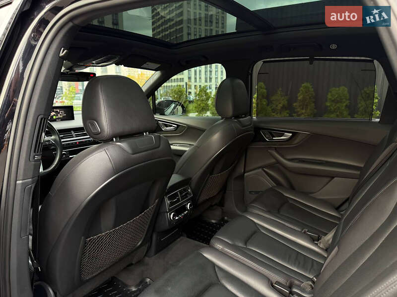 Позашляховик / Кросовер Audi Q7 2016 в Києві фото 41 Позашляховик / Кросовер Audi Q7 2016 в Києві