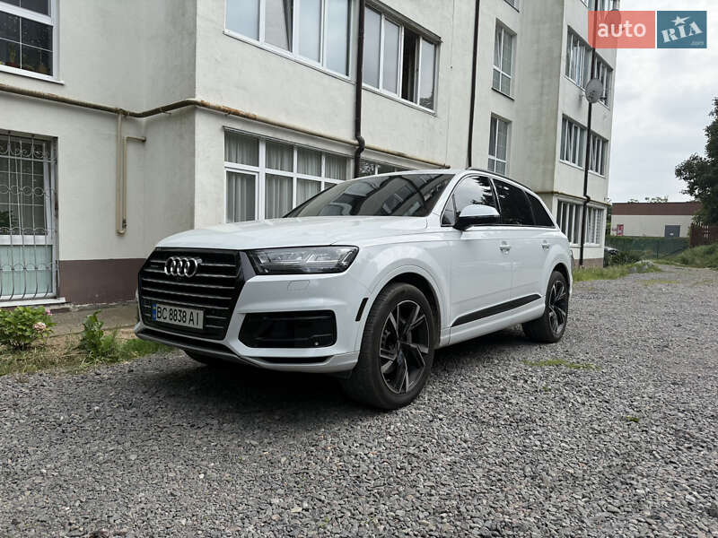 Позашляховик / Кросовер Audi Q7 2016 в Львові
