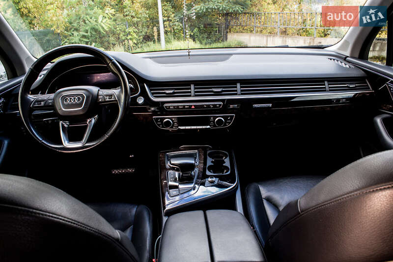 Позашляховик / Кросовер Audi Q7 2017 в Львові