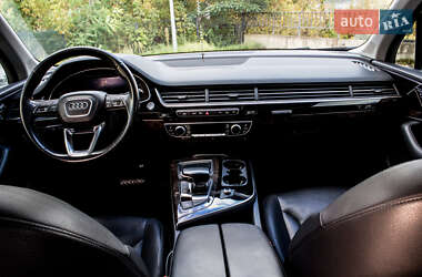 Позашляховик / Кросовер Audi Q7 2017 в  фото 36 Позашляховик / Кросовер Audi Q7 2017 в