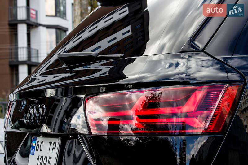 Позашляховик / Кросовер Audi Q7 2017 в Львові