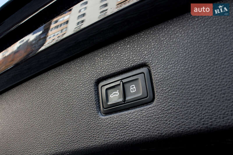 Позашляховик / Кросовер Audi Q7 2017 в Львові