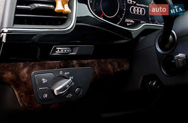 Позашляховик / Кросовер Audi Q7 2017 в  фото 68 Позашляховик / Кросовер Audi Q7 2017 в