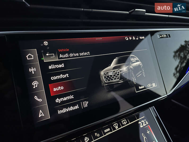 Позашляховик / Кросовер Audi Q7 2024 в Ужгороді