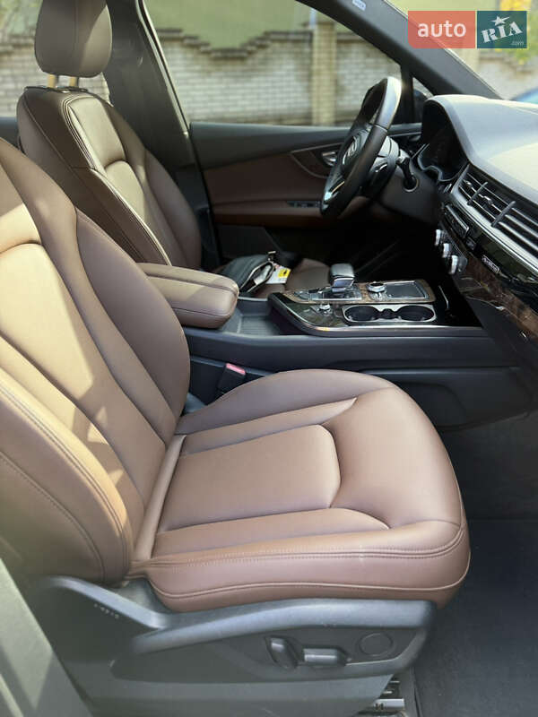 Позашляховик / Кросовер Audi Q7 2016 в Львові фото 28 Позашляховик / Кросовер Audi Q7 2016 в Львові