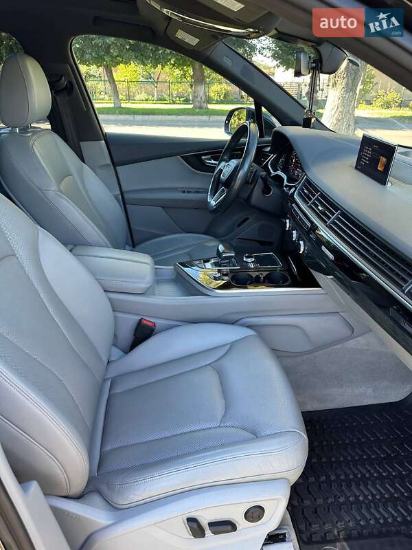 Внедорожник / Кроссовер Audi Q7 2017 в Львове