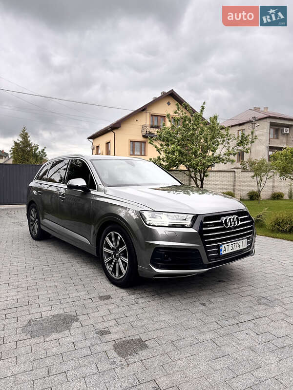 Внедорожник / Кроссовер Audi Q7 2017 в Богородчанах