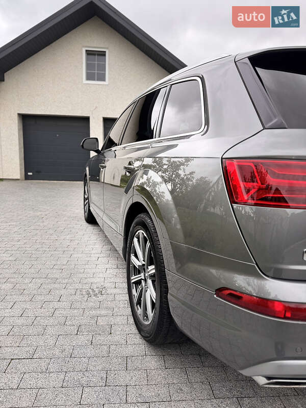 Внедорожник / Кроссовер Audi Q7 2017 в Богородчанах