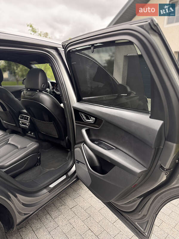 Внедорожник / Кроссовер Audi Q7 2017 в Богородчанах