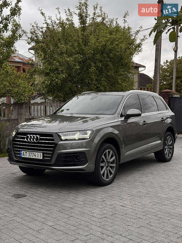 Внедорожник / Кроссовер Audi Q7 2017 в Богородчанах