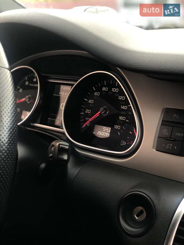 Позашляховик / Кросовер Audi Q7 2015 в Львові