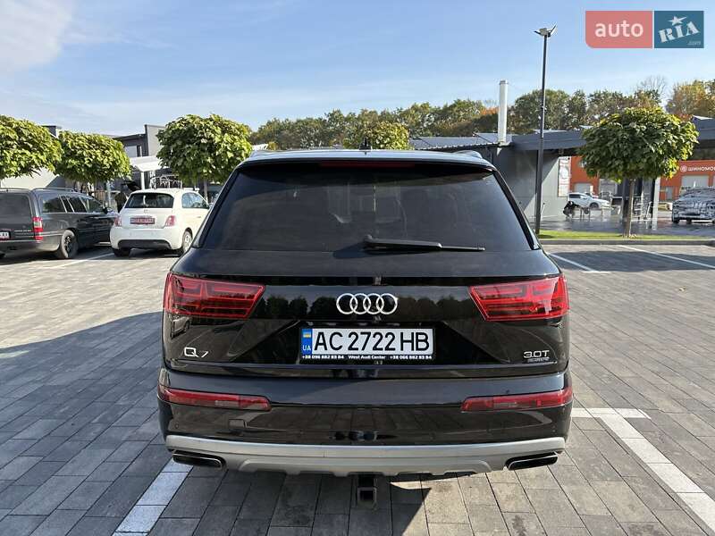 Позашляховик / Кросовер Audi Q7 2018 в Луцьку