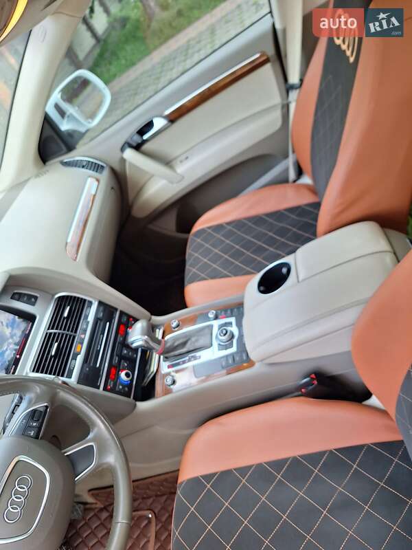 Внедорожник / Кроссовер Audi Q7 2015 в Липовой Долине