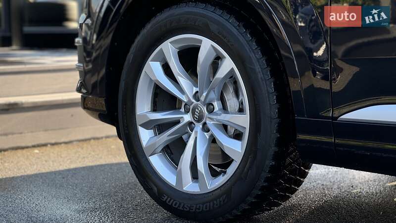 Позашляховик / Кросовер Audi Q7 2016 в Києві