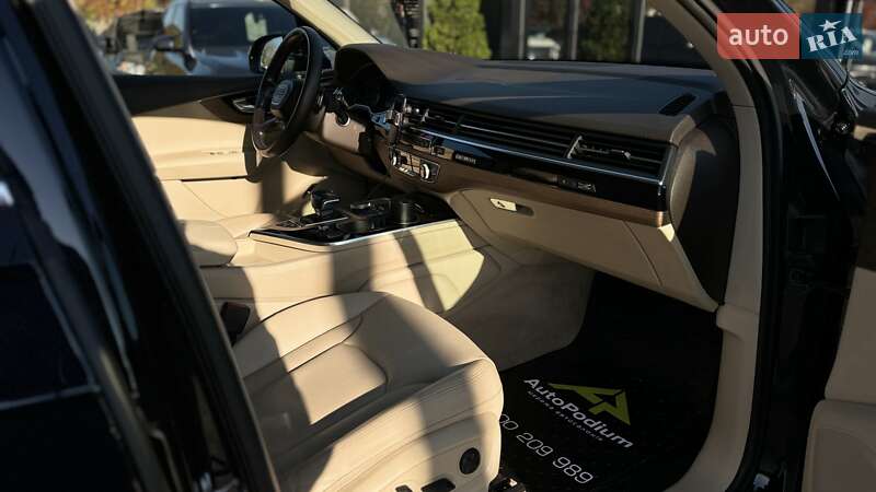 Позашляховик / Кросовер Audi Q7 2016 в Києві