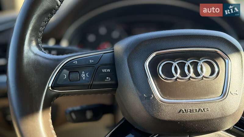 Позашляховик / Кросовер Audi Q7 2016 в Києві