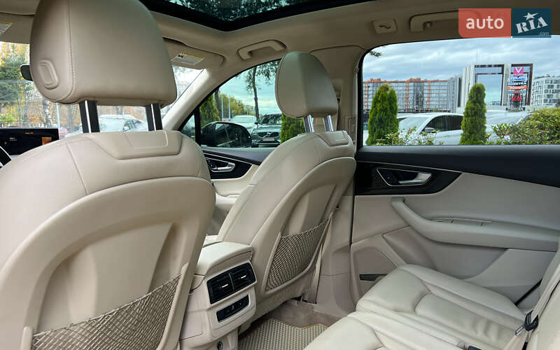 Позашляховик / Кросовер Audi Q7 2019 в Львові