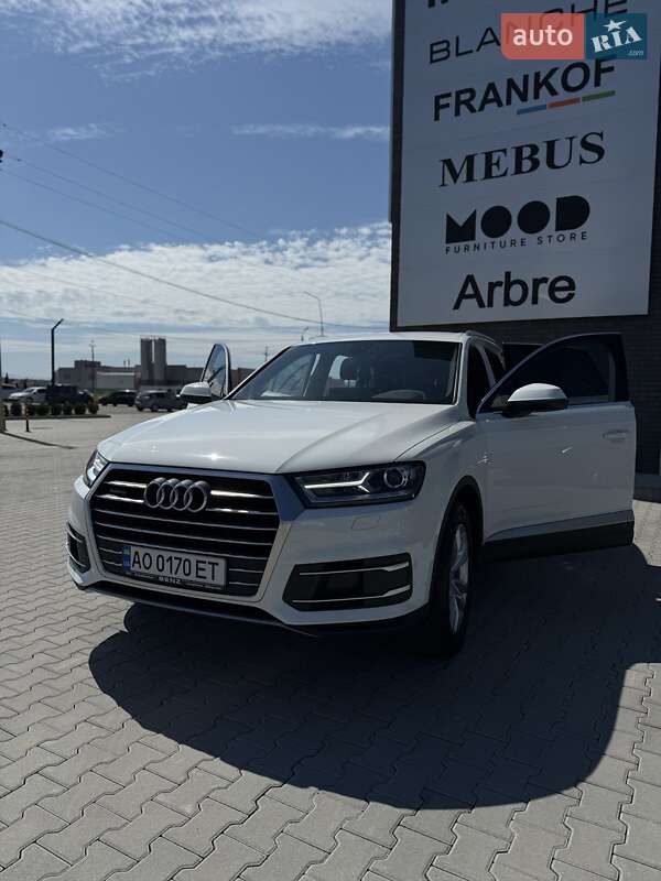 Внедорожник / Кроссовер Audi Q7 2016 в Хусте