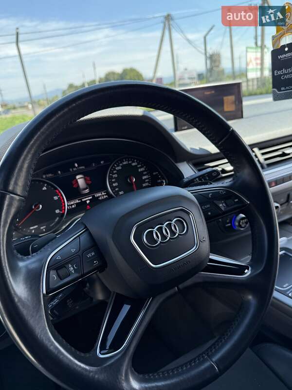 Внедорожник / Кроссовер Audi Q7 2016 в Хусте