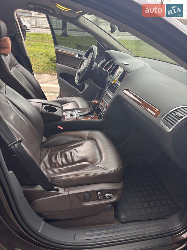 Позашляховик / Кросовер Audi Q7 2012 в Києві