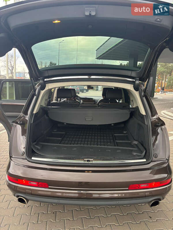 Позашляховик / Кросовер Audi Q7 2012 в Києві