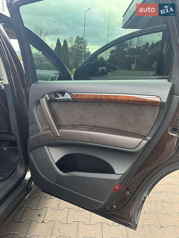 Позашляховик / Кросовер Audi Q7 2012 в Києві