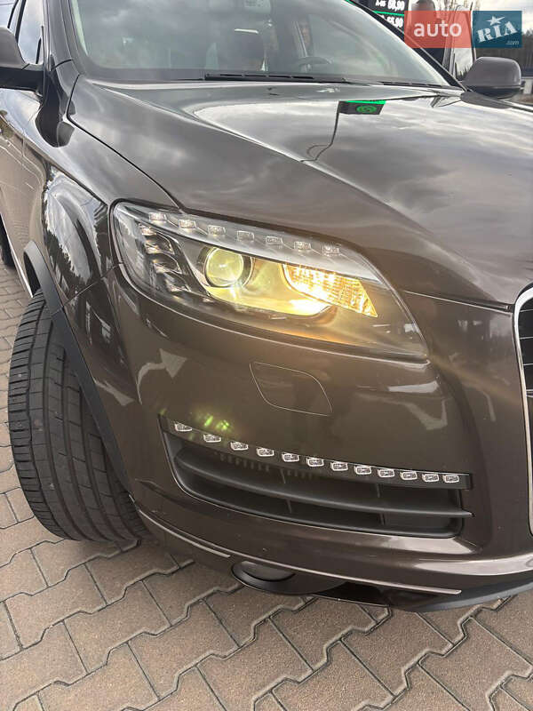 Позашляховик / Кросовер Audi Q7 2012 в Києві